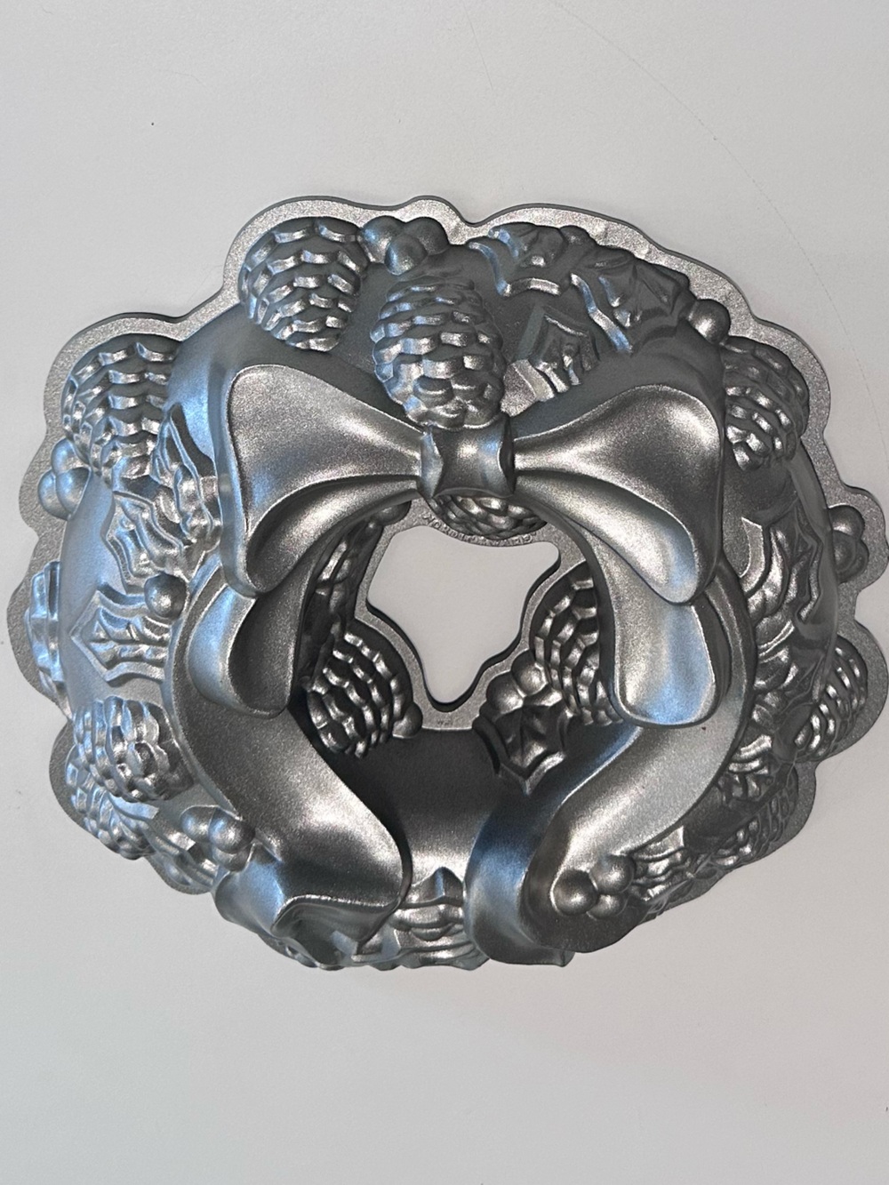 Nordic Ware Christmas Holiday Wreath Bundt Cake Pan - Picture 2 of 7